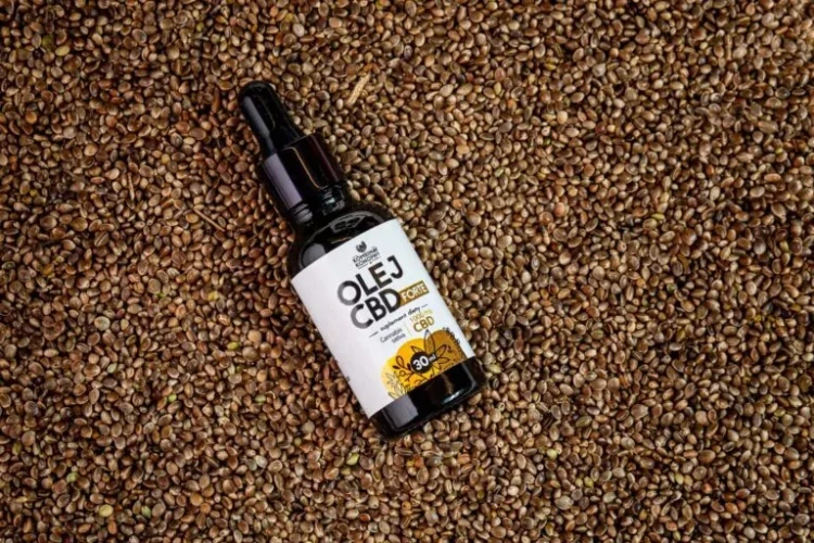 olej-cbd-forte-kombinat-konopny-1000-mg1-768x512.png